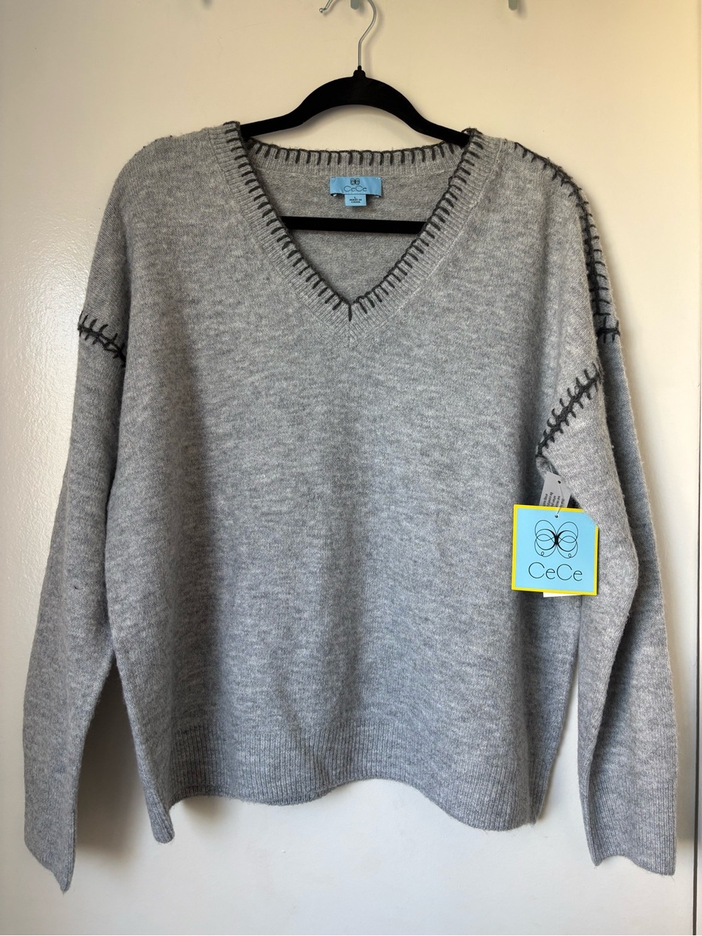 CeCe Light Heather Grey V-Neck Knit Top